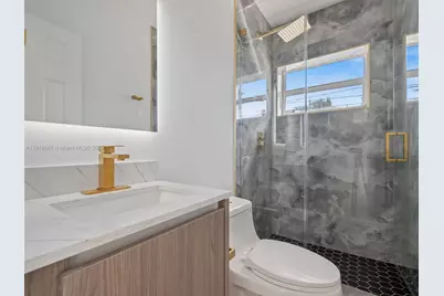 2764 NE 35th St, Fort Lauderdale, FL 33306 - Photo 15