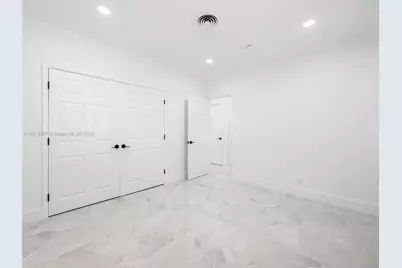 2764 NE 35th St, Fort Lauderdale, FL 33306 - Photo 11