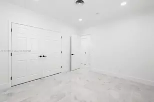 2764 NE 35th St, Fort Lauderdale, FL 33306 - Photo 11