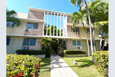 4740 Pine Tree Dr #32, Miami Beach, FL 33140 - Photo 1