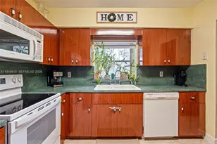 341 NW 147th St, Miami, FL 33168 - Photo 15