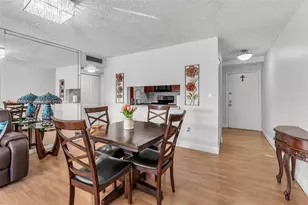 401 NW 107th Ave, Miami, FL 33172 - Photo 13