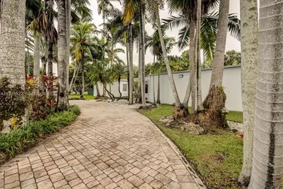 8290 Sunset Dr, Miami, FL 33143 - Photo 33