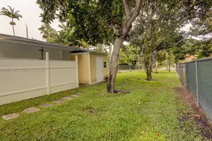 8290 Sunset Dr, Miami, FL 33143 - Photo 29