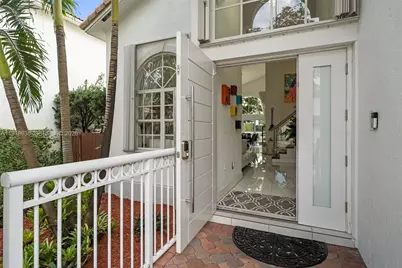 10794 NW 70th St, Doral, FL 33178 - Photo 7