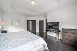 10794 NW 70th St, Doral, FL 33178 - Photo 27