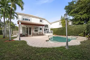 10794 NW 70th St, Doral, FL 33178 - Photo 3