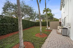10794 NW 70th St, Doral, FL 33178 - Photo 35