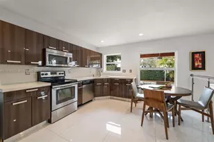 10794 NW 70th St, Doral, FL 33178 - Photo 15