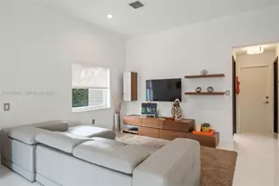 10794 NW 70th St, Doral, FL 33178 - Photo 21