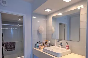 100 Bayview Dr, Sunny Isles Beach, FL 33160 - Photo 9