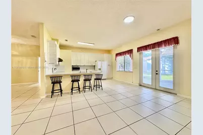 2635 SE 5th Ct, Homestead, FL 33033 - Photo 9