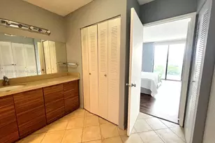 20515 E Country Club Dr, Aventura, FL 33180 - Photo 11