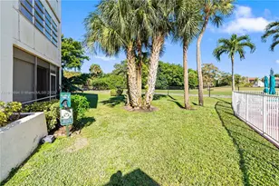8000 Lagos De Campo Blvd, Tamarac, FL 33321 - Photo 15
