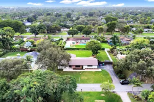 9760 SW 119th St, Miami, FL 33176 - Photo 35