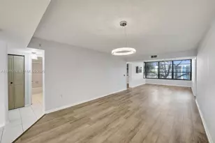 1715 Whitehall Dr, Davie, FL 33324 - Photo 7