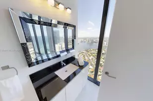 18555 Collins Ave, Sunny Isles Beach, FL 33160 - Photo 21