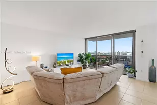 3675 N Country Club Dr, Aventura, FL 33180 - Photo 7