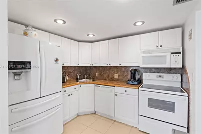 3675 N Country Club Dr #2201, Aventura, FL 33180 - Photo 11