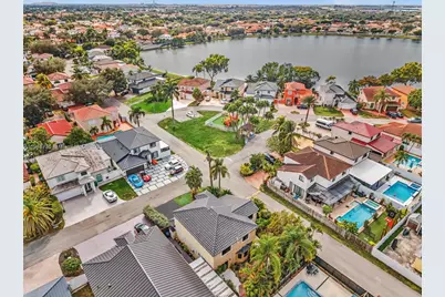 8249 NW 200th Ter, Hialeah, FL 33015 - Photo 37