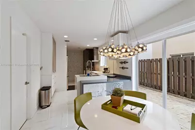 10842 NW 53rd Ln, Doral, FL 33178 - Photo 11