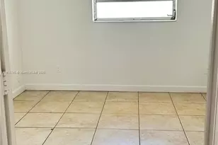 2121 NE 168th St, North Miami Beach, FL 33162 - Photo 9