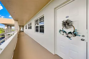3850 Oaks Clubhouse Dr, Pompano Beach, FL 33069 - Photo 25