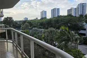 20191 E Country Club Dr, Aventura, FL 33180 - Photo 25