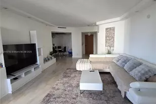 20191 E Country Club Dr, Aventura, FL 33180 - Photo 3