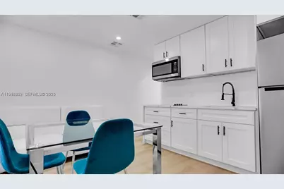 32 SW 9th St #3, Hallandale Beach, FL 33009 - Photo 1