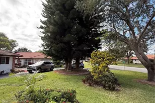 300 NW 42nd St, Boca Raton, FL 33431 - Photo 5