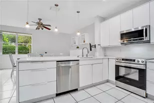 636 Sand Creek Cir, Weston, FL 33327 - Photo 13