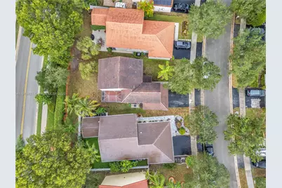 636 Sand Creek Cir, Weston, FL 33327 - Photo 23