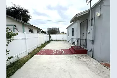 2309 Van Buren St, Hollywood, FL 33020 - Photo 15