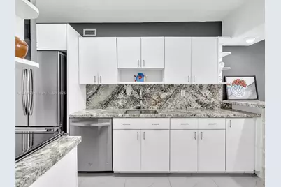 100 Lincoln Rd #710, Miami Beach, FL 33139 - Photo 11