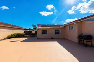 12421 SW 193rd St, Miami, FL 33177 - Photo 5