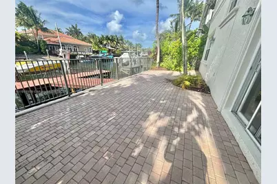 1141 Waterside Ln, Hollywood, FL 33019 - Photo 3