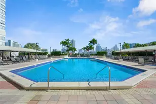 4101 Pine Tree Dr, Miami Beach, FL 33140 - Photo 19