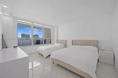 4101 Pine Tree Dr #919, Miami Beach, FL 33140 - Photo 11