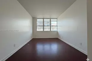 100 Lincoln Rd, Miami Beach, FL 33139 - Photo 11