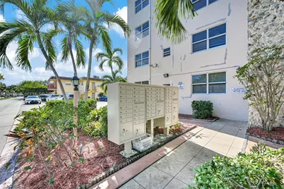 1830 Dixieanna St #506, Hollywood, FL 33020 - Photo 3
