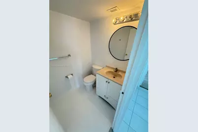 1000 Parkview Dr #701, Hallandale Beach, FL 33009 - Photo 3