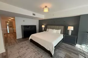 41 SE 5th St, Miami, FL 33131 - Photo 15