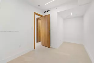 4854 NW 7th St, Miami, FL 33126 - Photo 17