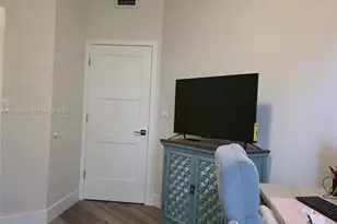 15529 Miami Lakeway N, Miami Lakes, FL 33014 - Photo 27