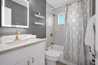 4851 NE 13th Ave, Oakland Park, FL 33334 - Photo 27