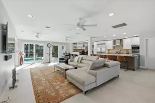 2662 NE 3rd St, Pompano Beach, FL 33062 - Photo 11