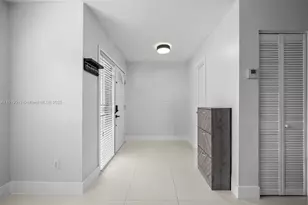 10936 NW 7th St, Miami, FL 33172 - Photo 5