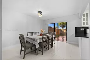 10936 NW 7th St, Miami, FL 33172 - Photo 9