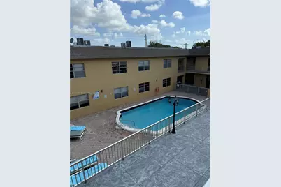 6840 Pembroke Rd #202, Pembroke Pines, FL 33023 - Photo 7